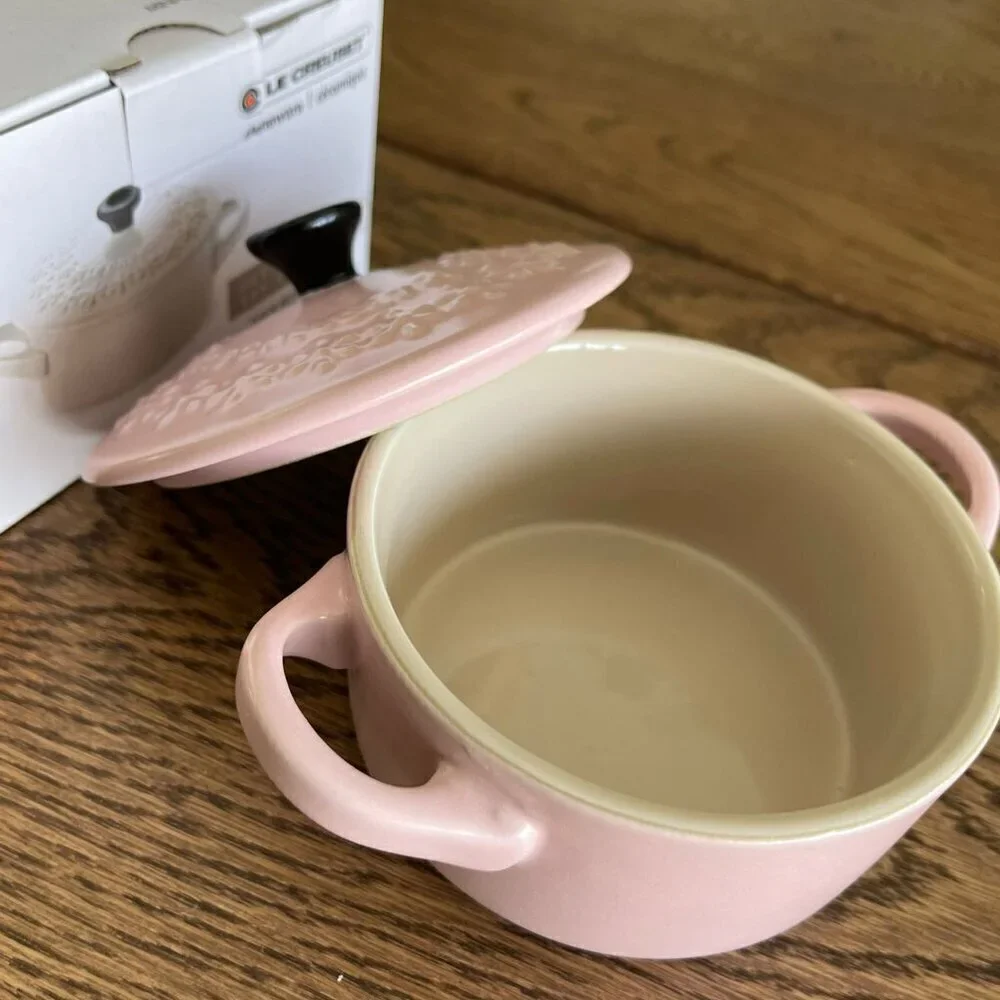 NWT！NEW！Le Creuset Mini Cocotte Petite Casserole Pink Fleurs Floral Stoneware